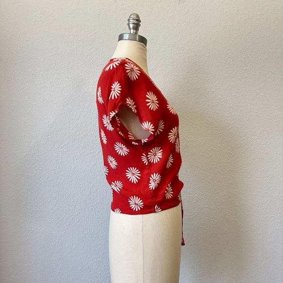 MADEWELL Sash-Tie Wrap Top in Daisy Daydream #AK023 - Picture 6 of 12